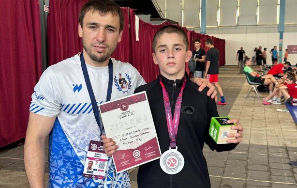 Победа ингушского борца на Первенстве Европы 