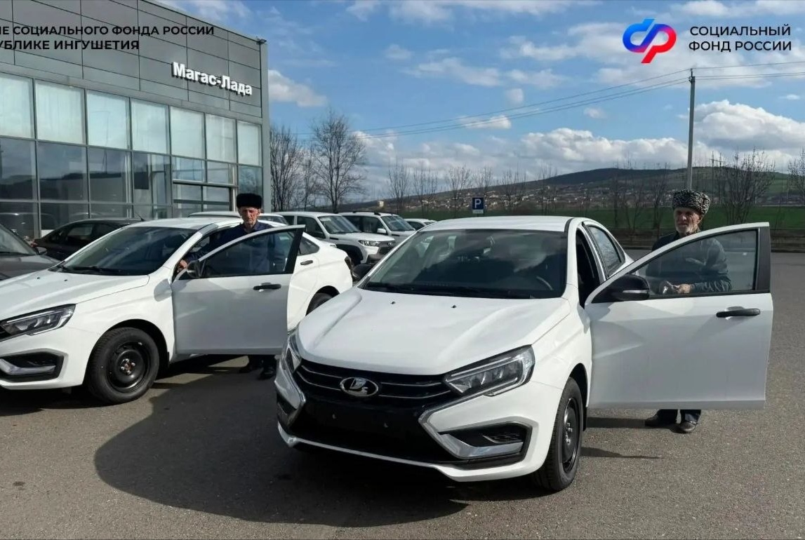 Новые автомобили от Отделения СФР по Республике Ингушетия получили пострадавшие на производстве жители региона